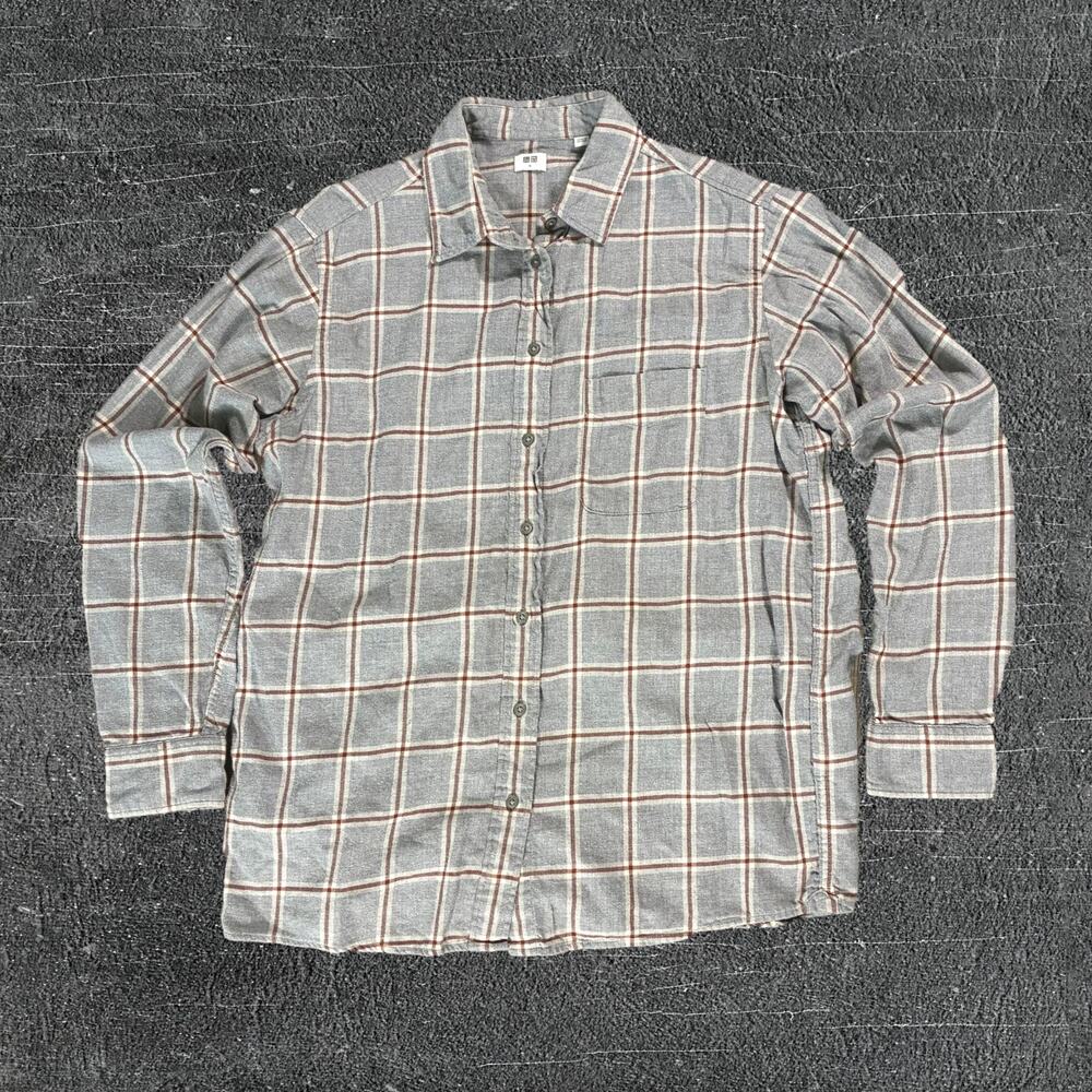 🧥 Uniqlo Gray Plaid Flannel Button Up Shirt 🍂